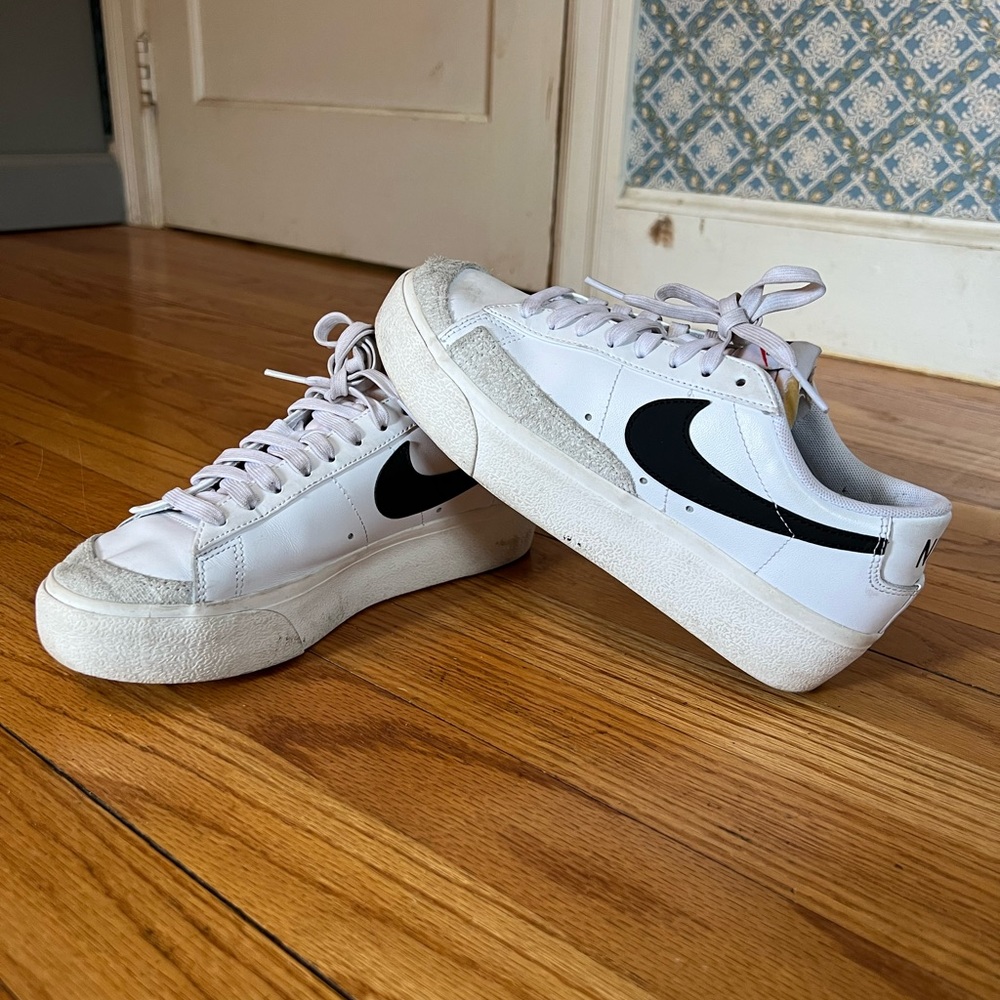 Women’s nikes